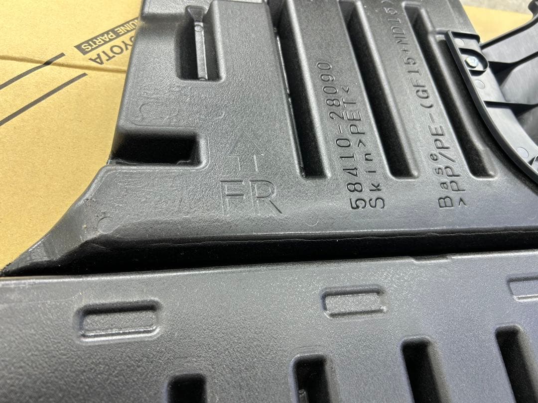 ノア　エスクァイア　ヴォクシー / 80系 / ラゲッジボード