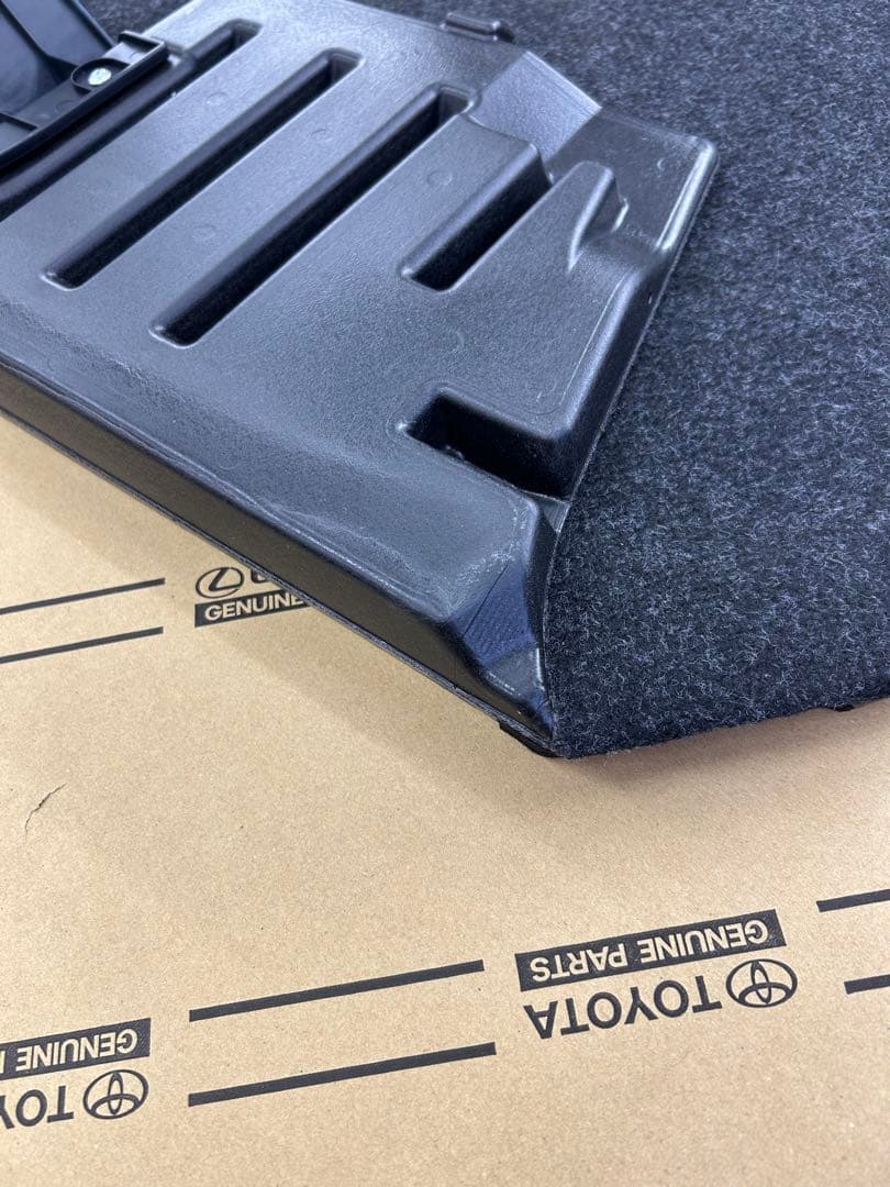 ノア　エスクァイア　ヴォクシー / 80系 / ラゲッジボード