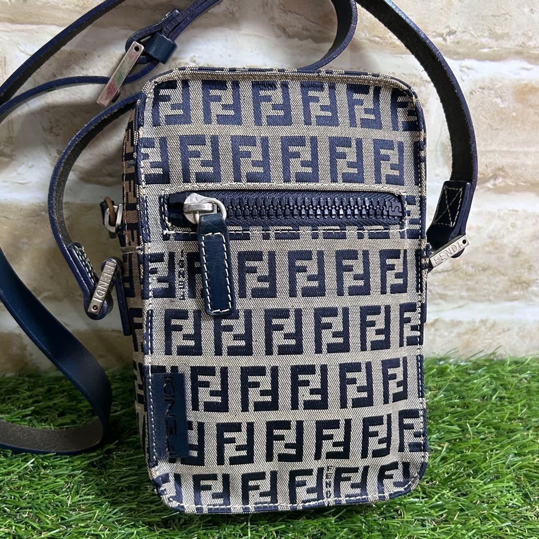 FENDI フェンディ ショルダーバッグ バッグ