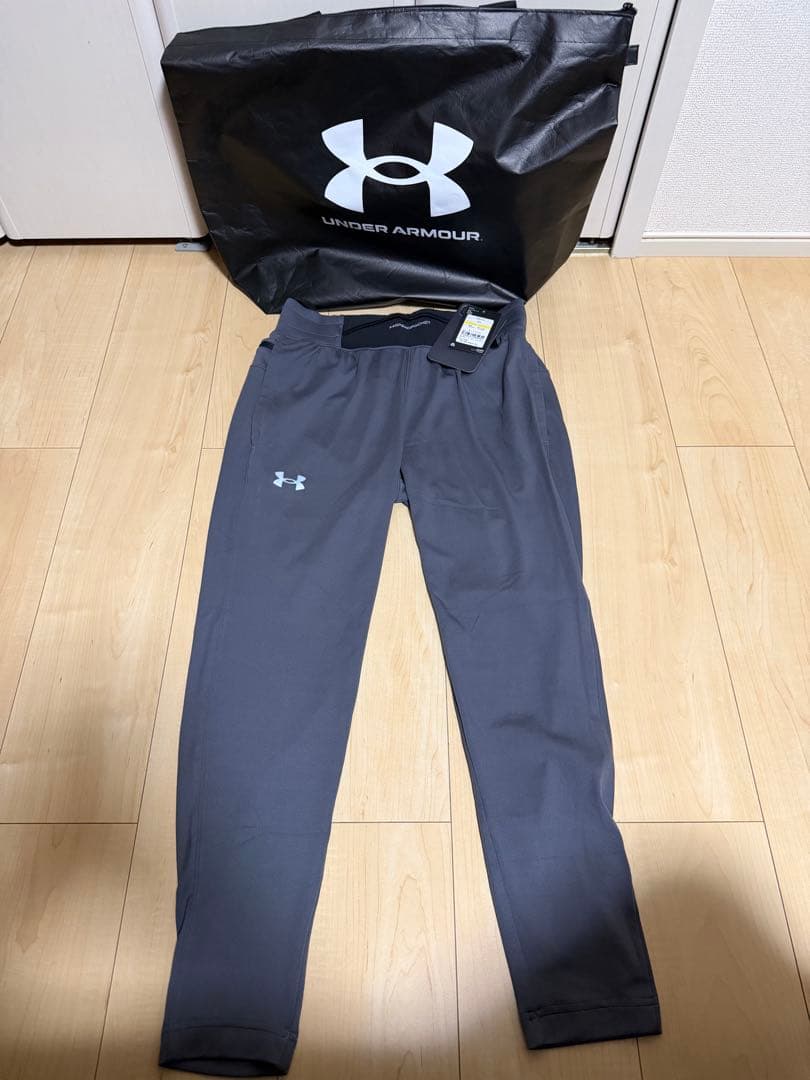 アンダーアーマー　福袋Mサイズ ７点セット クーポン4枚12000円分付き