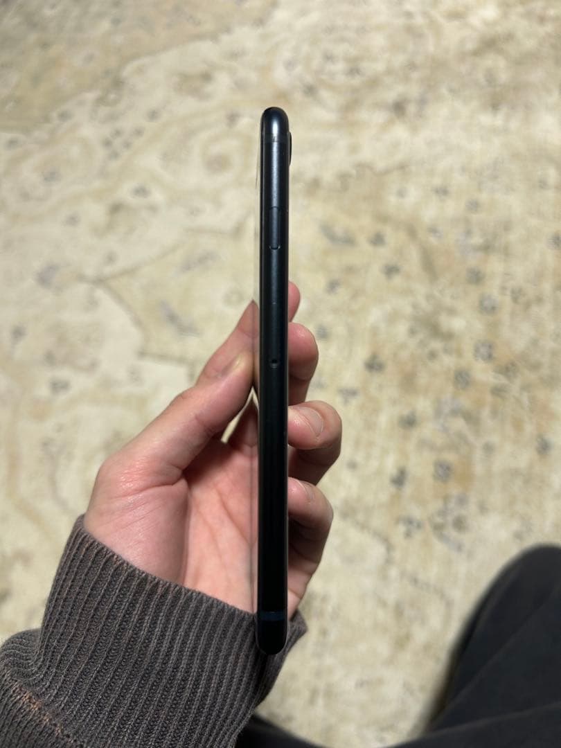 iPhone SE (第3世代) 64GB ミッドナイト　ブラック