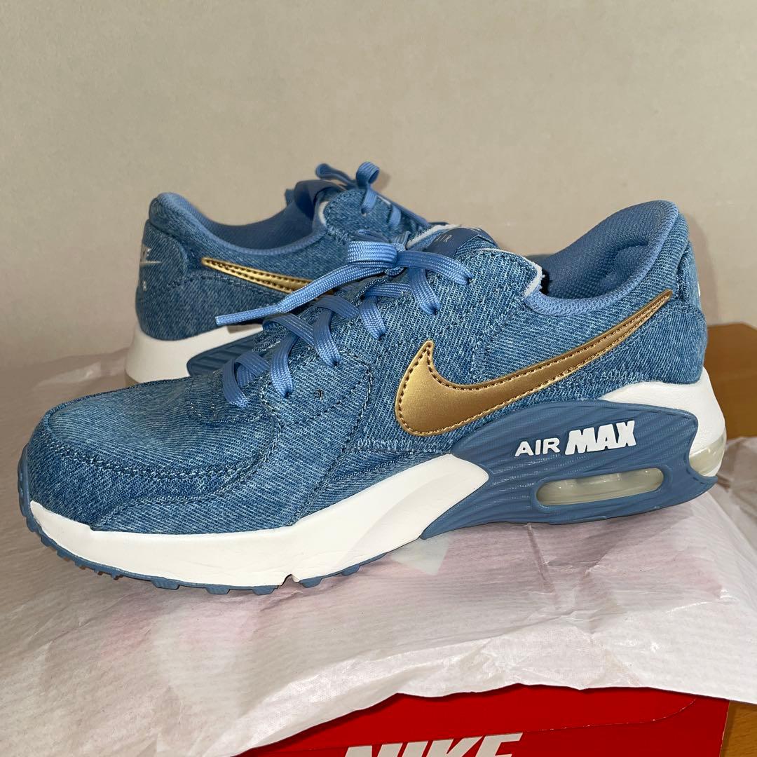 秋りんご　ナイキ　スニーカー　デニム