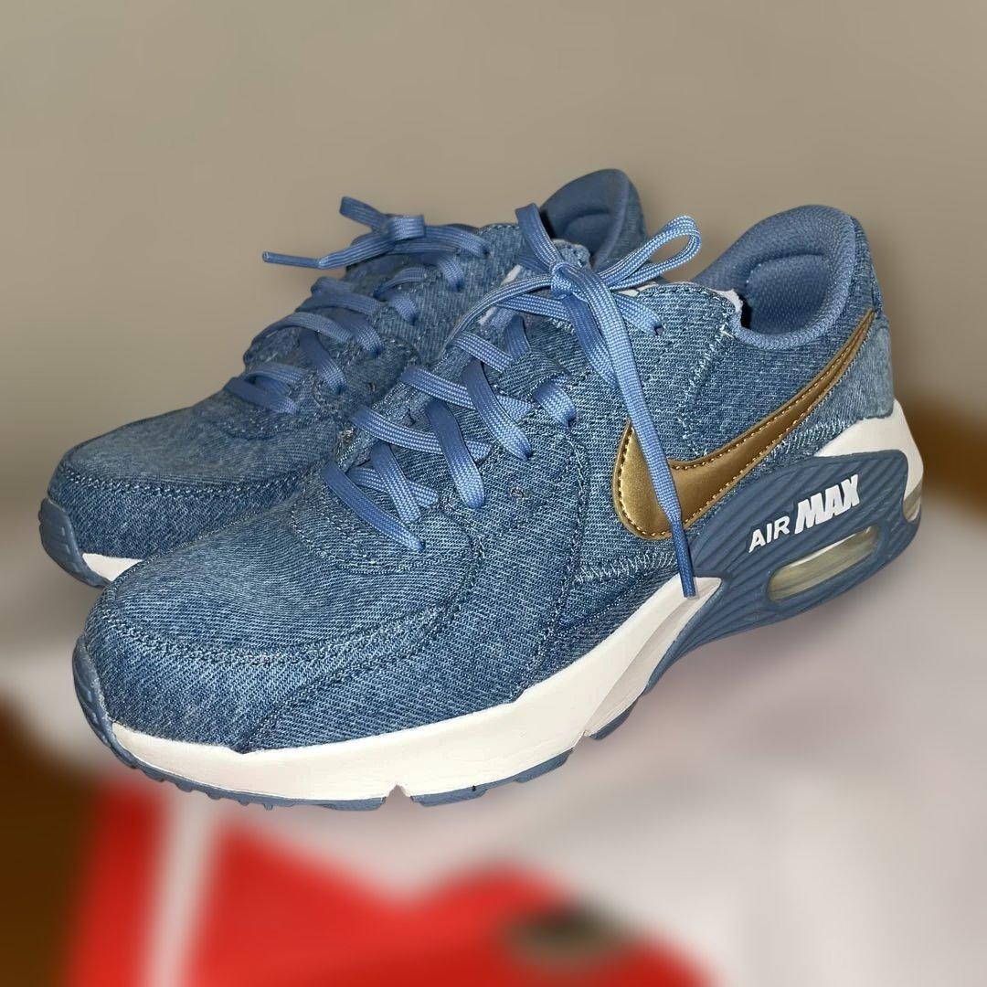 秋りんご　ナイキ　スニーカー　デニム