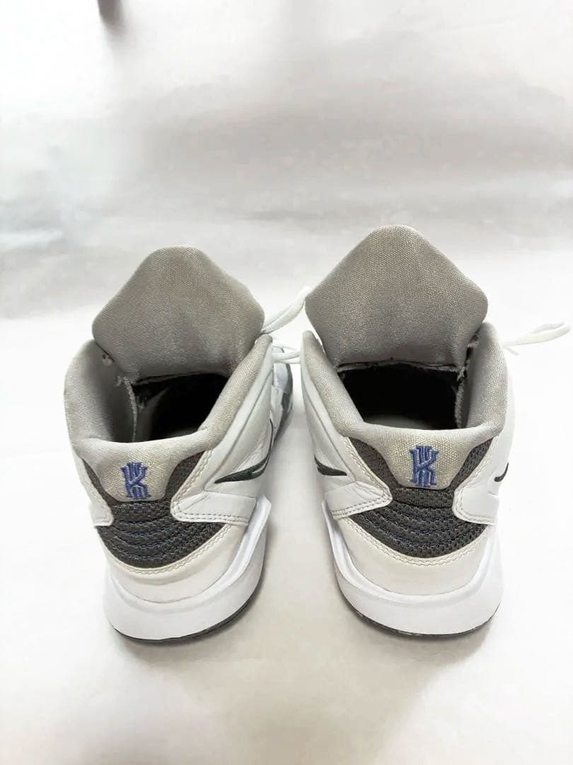 【極希少】NIKE カイリー インフィニティGS 24.5㎝DD0334-102