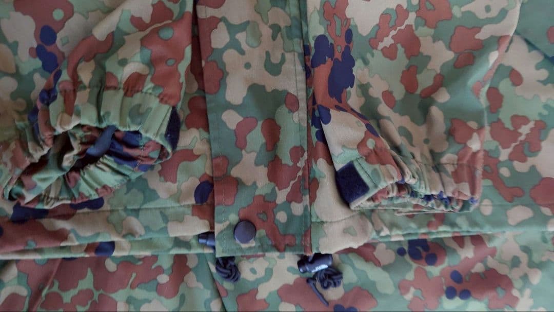 GORE TEX　ゴアテックス　雨衣　レインコート上下　迷彩　М