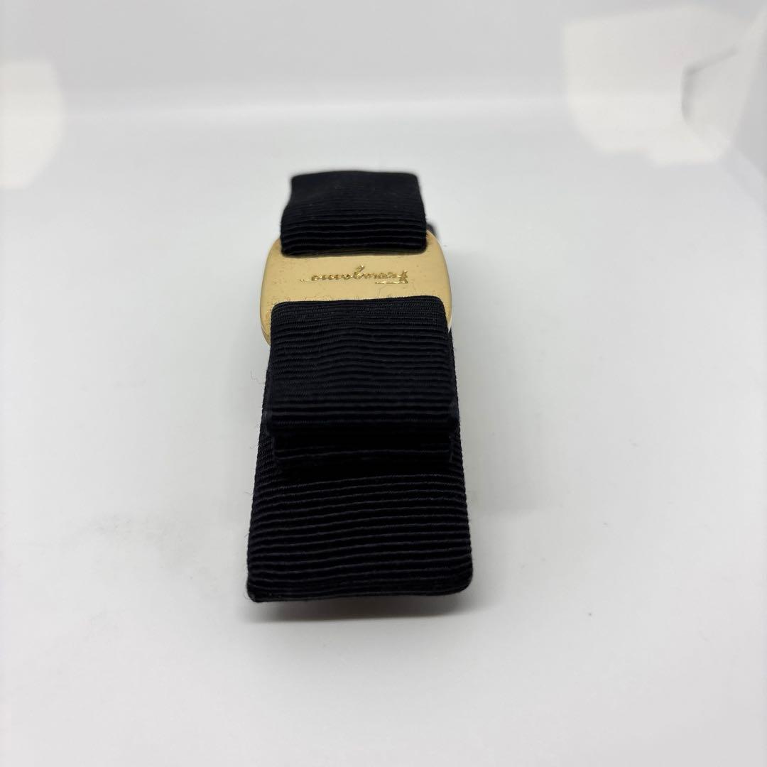 【美品】【フェラガモ】バレッタ ヴァラ リボン ネイビー×ゴールドカラー