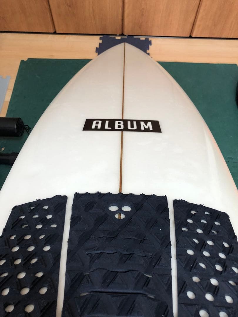 極美品ALBUMアルバムサーフボード Freewing 5'8\"