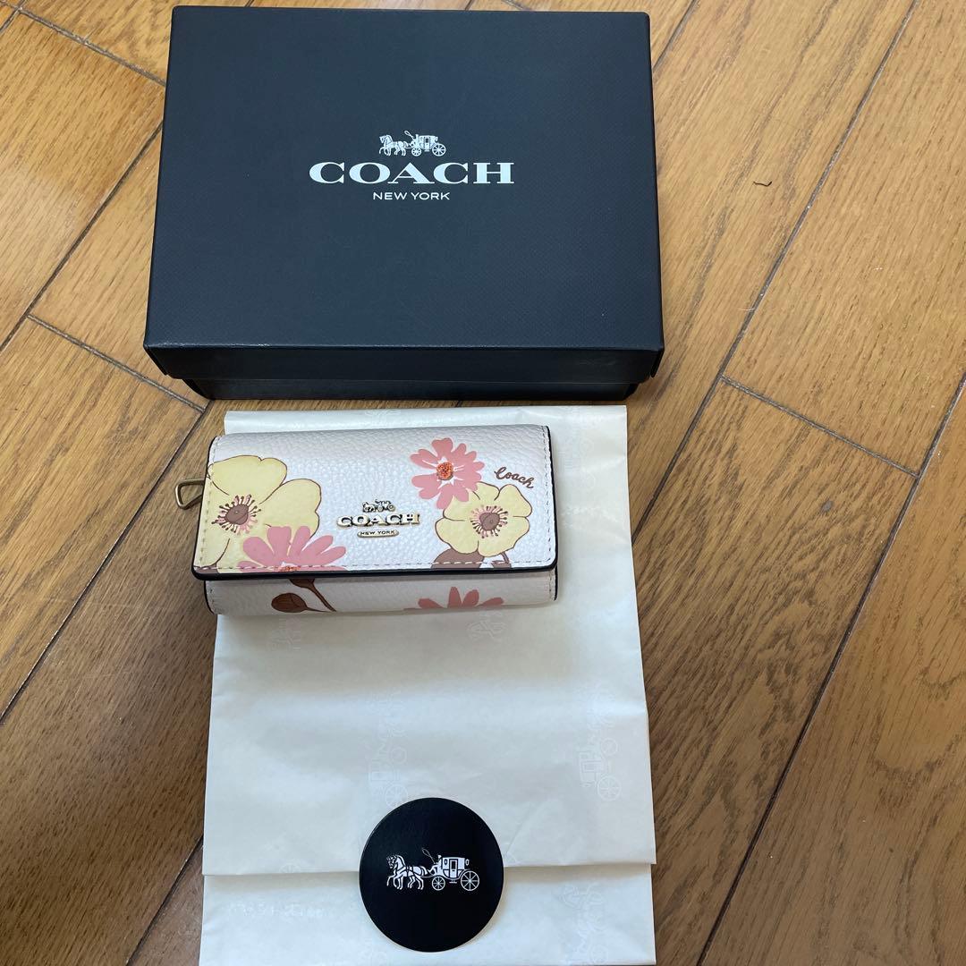 [美品]COACH 花柄レザーキーケース