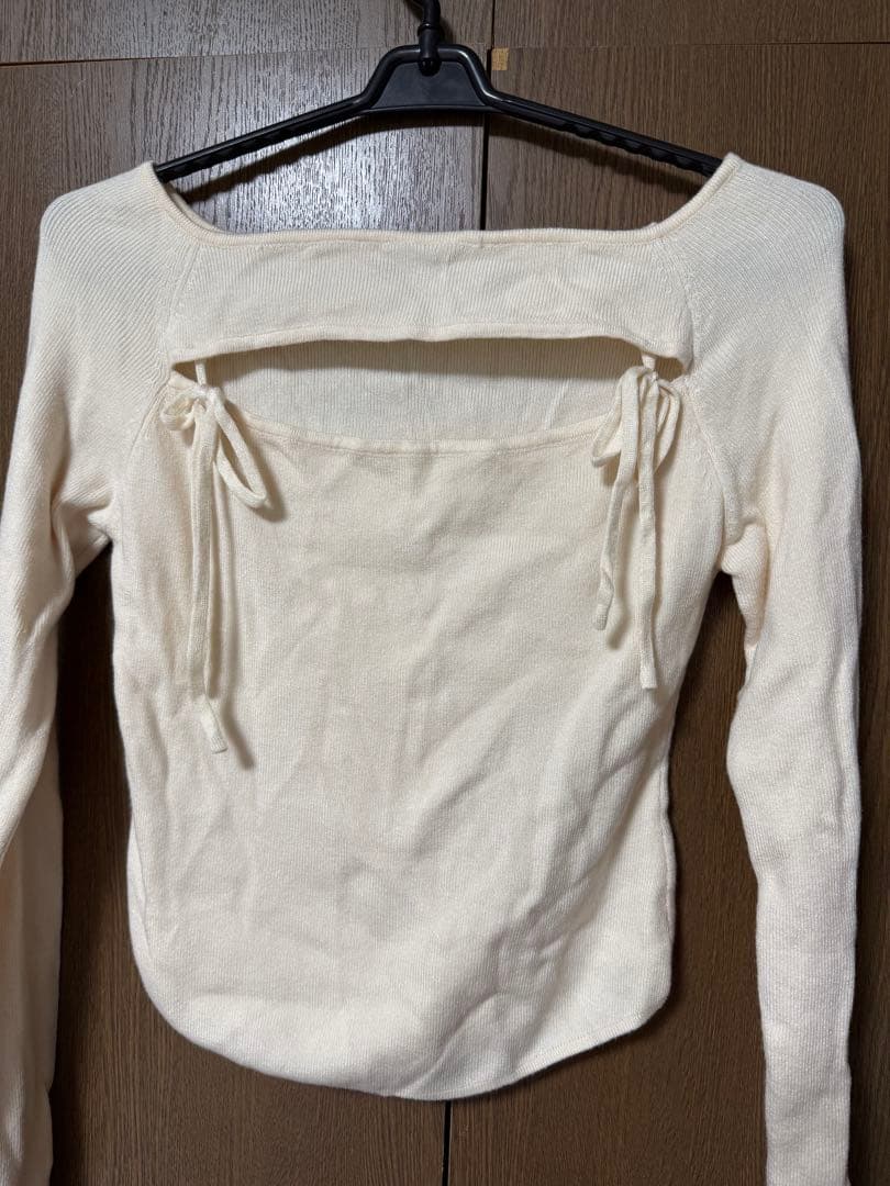 ANDMARY アンドマリーアイボリー ニット べべリボントップス