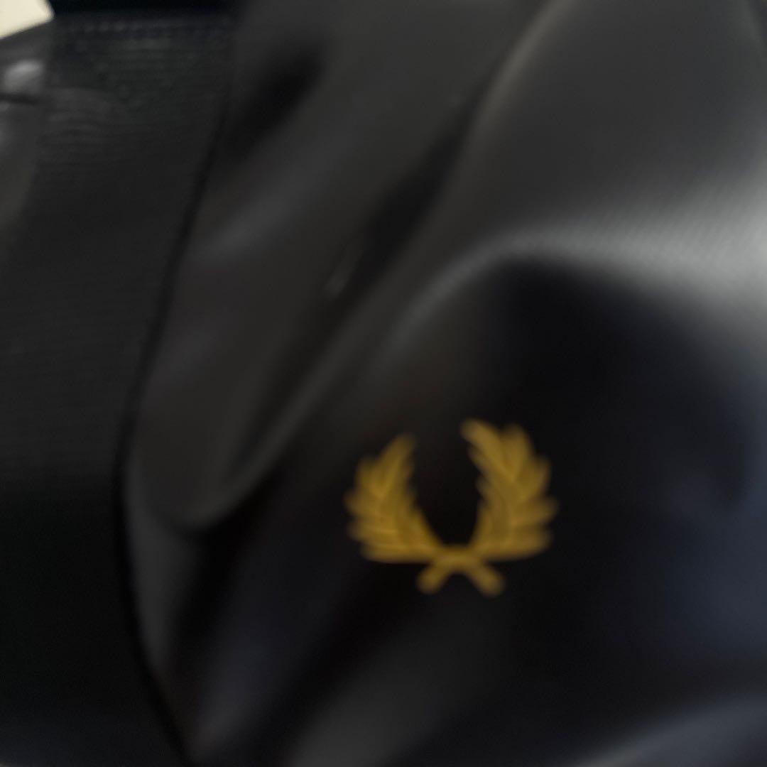 限定価格★Fred Perry Tonal Classic Barrel Bag