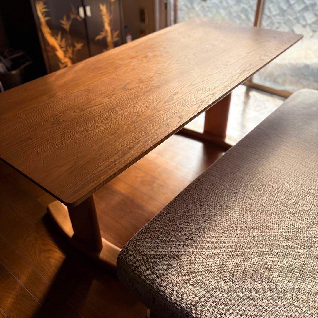 【NAGANOインテリア製・総無垢ダイニングテーブル】