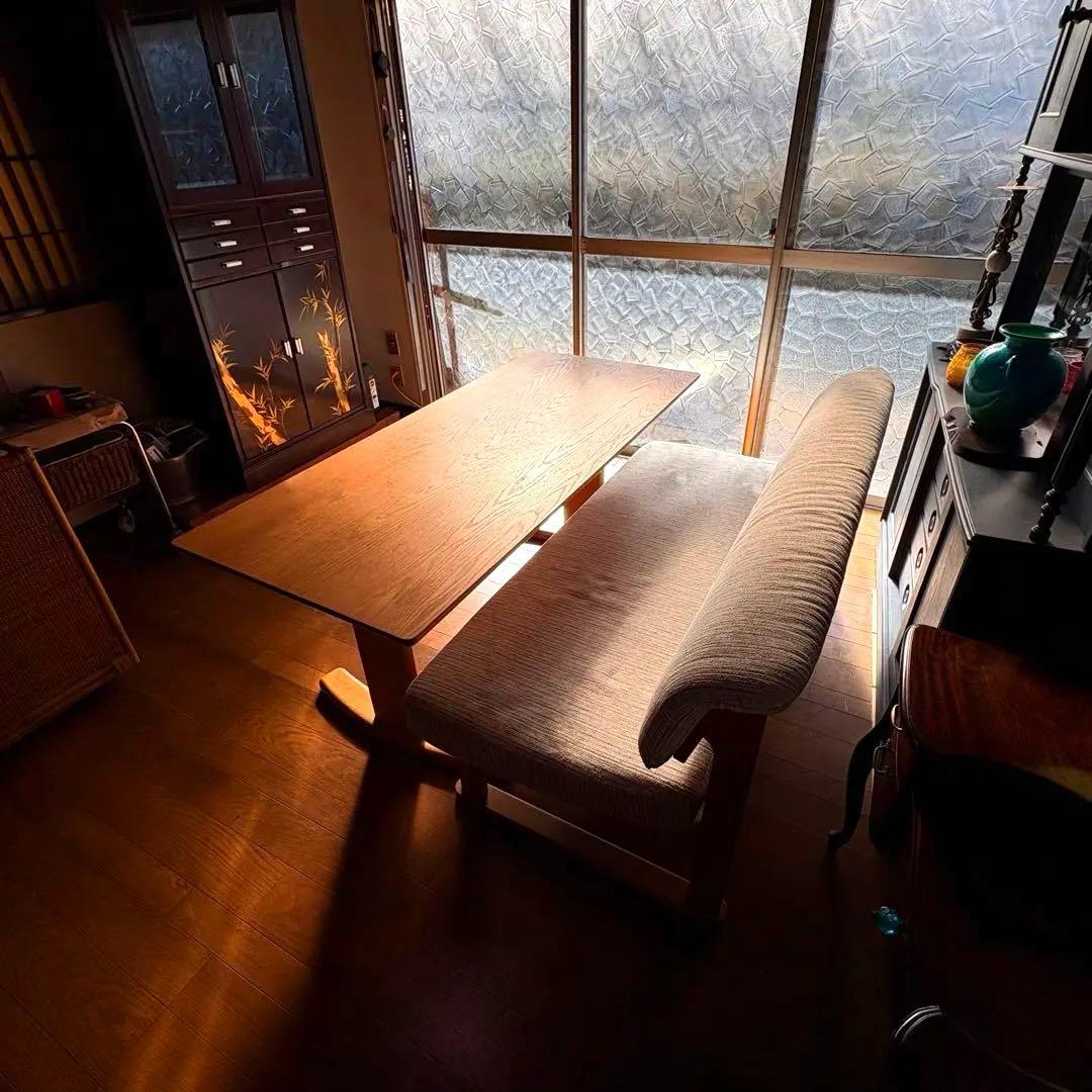 【NAGANOインテリア製・総無垢ダイニングテーブル】