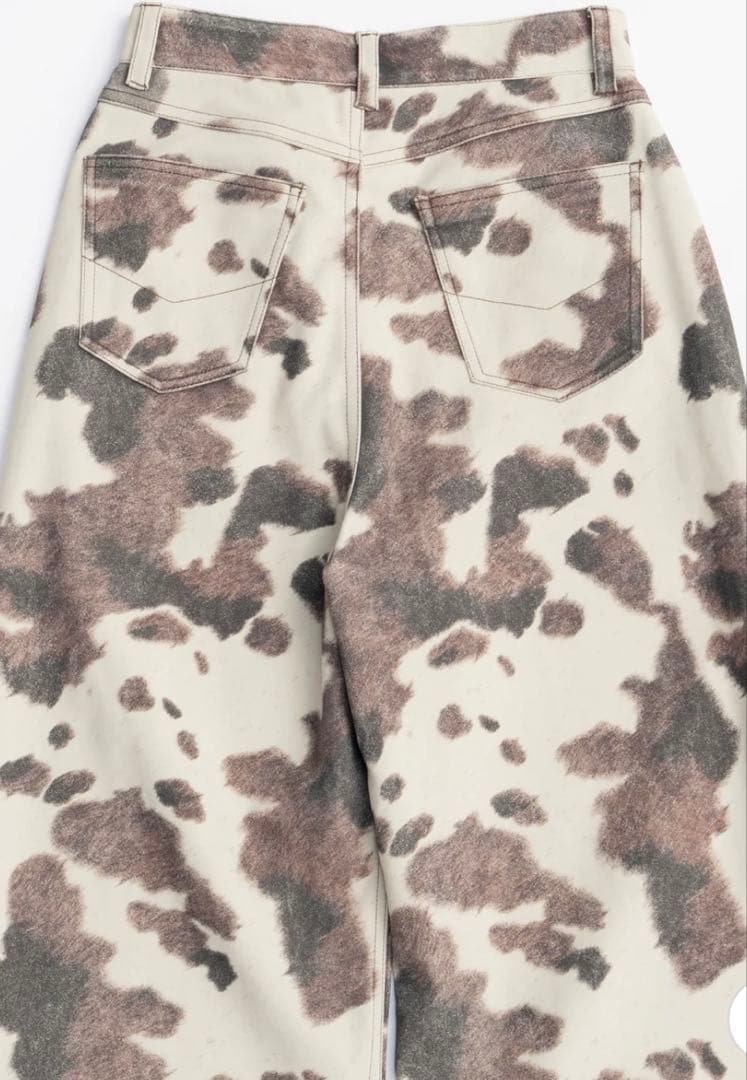 パンツ Vegan Leather Cow Printed Pants