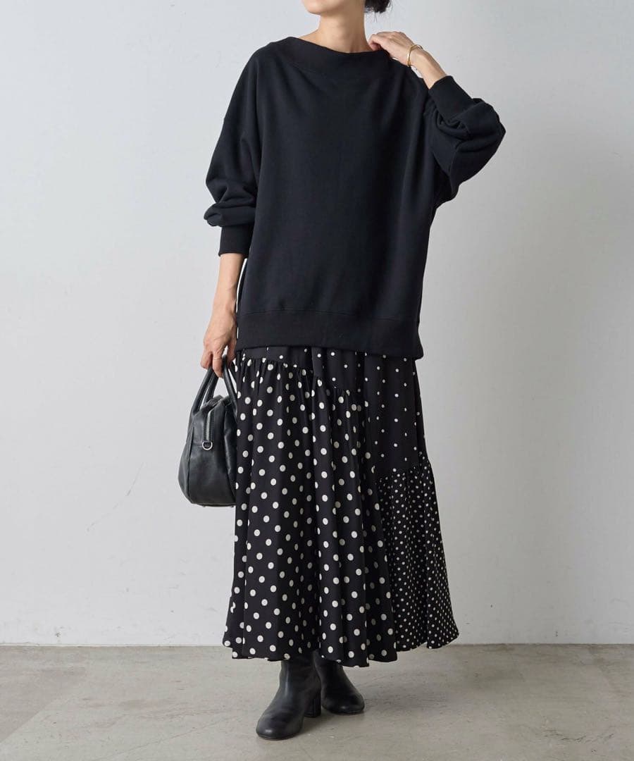 未使用タグ付き　25年　BEARDSLEY Ronde刺繍裏毛プルオーバー