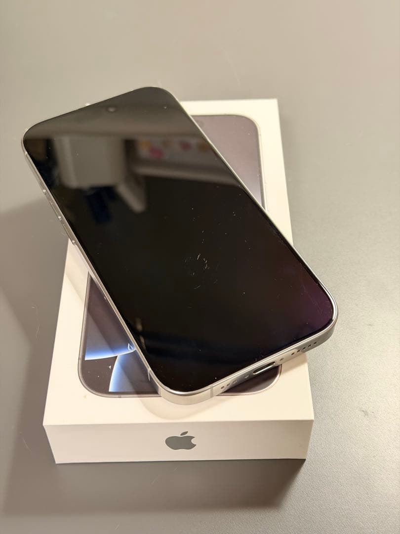 最終値下げ iPhone 16 pro 256GB ホワイトチタニウム