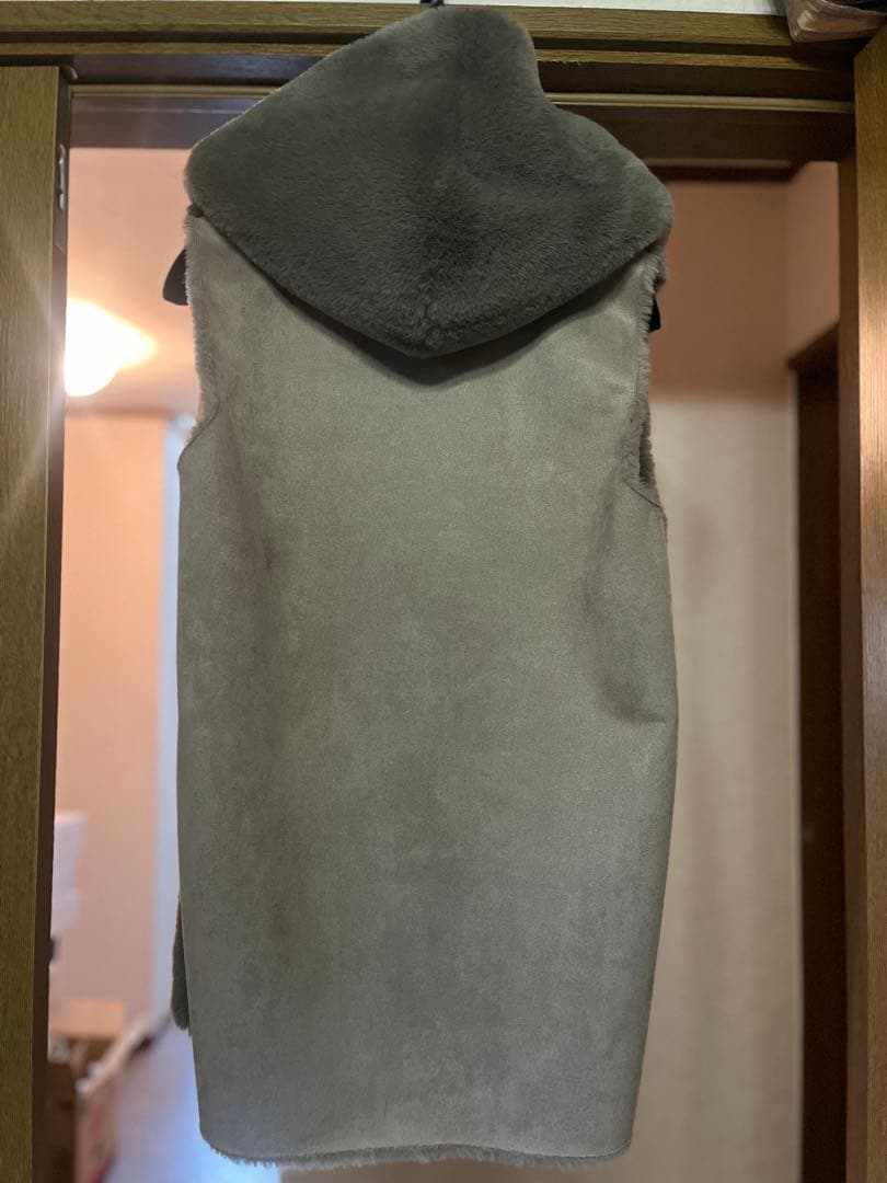フェイクファー フーディージレ　モカ　allureville ベスト