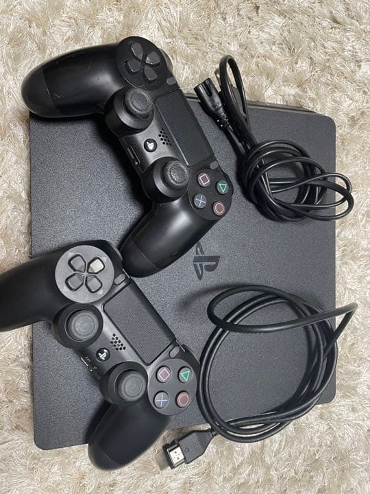 play station4 本体、コントローラー2つ、その他