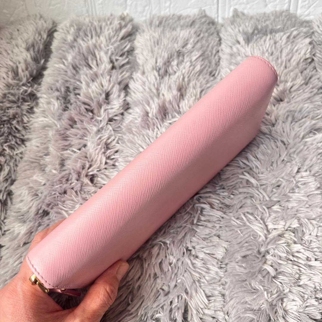 良品✨PRADA ピンク　三角ロゴ　サフィアーノ　ラウンドファスナー　長財布