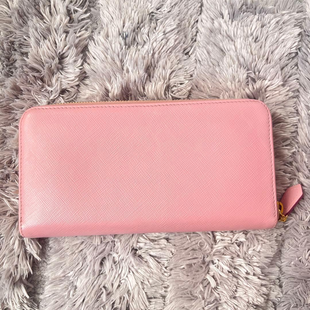 良品✨PRADA ピンク　三角ロゴ　サフィアーノ　ラウンドファスナー　長財布