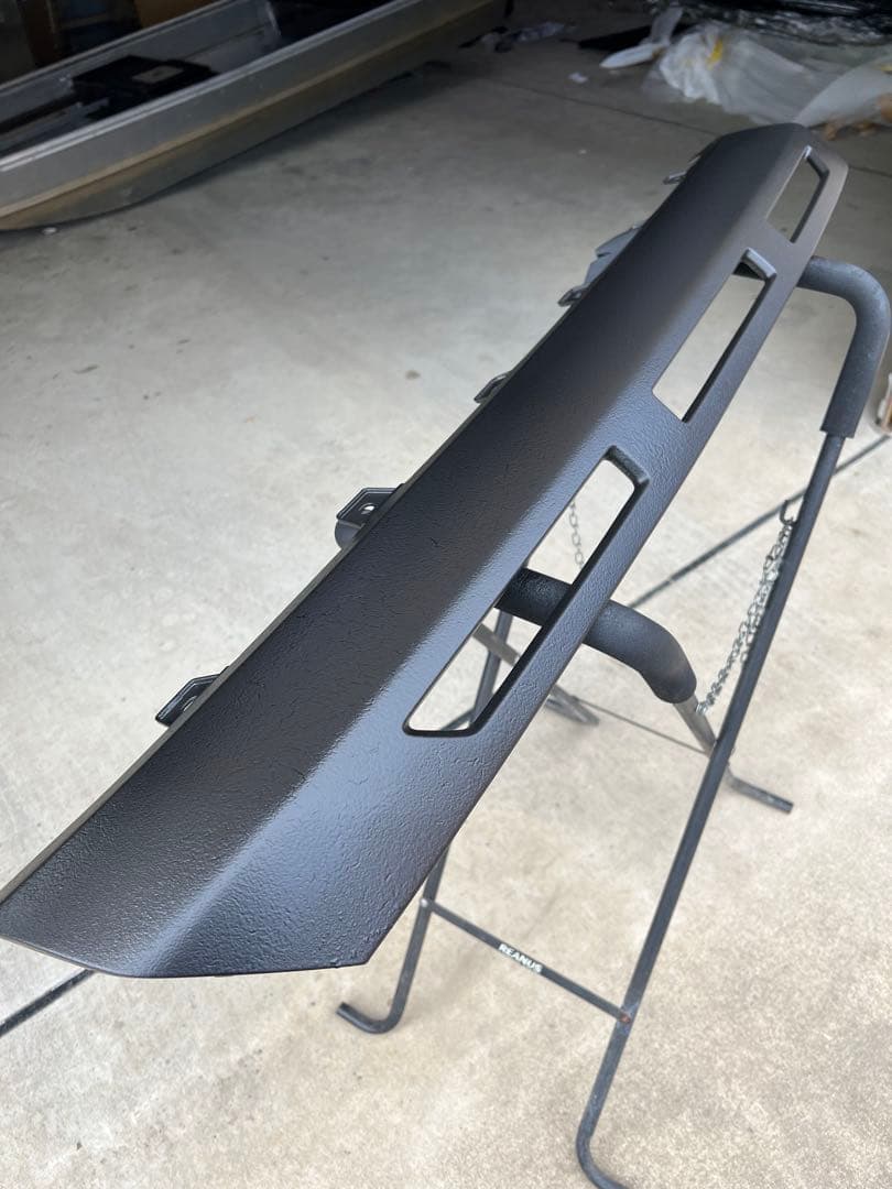 新型デリカD5 フロントグリル周り一式、ロワーバンパー、 チッピング塗装品