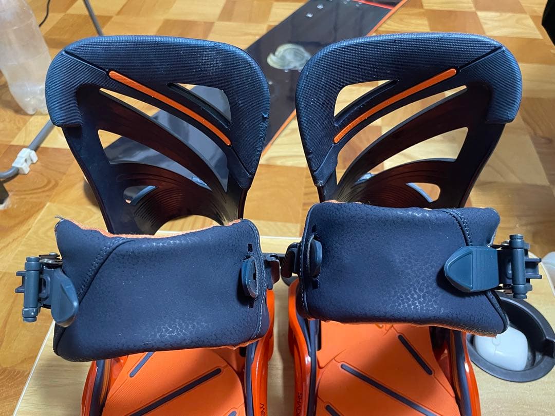 SALOMON HOLOGRAM SHADOW スノーボードビンディング