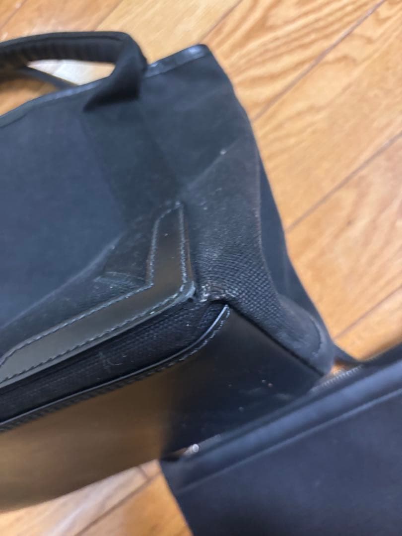 BALENCIAGA トートバッグ ブラック ポーチ付き　ブラック