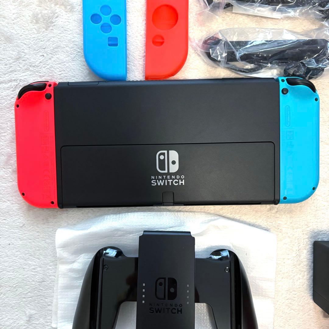 NintendoSwitch 有機ELモデル 収納ケース画面保護フィルム付き