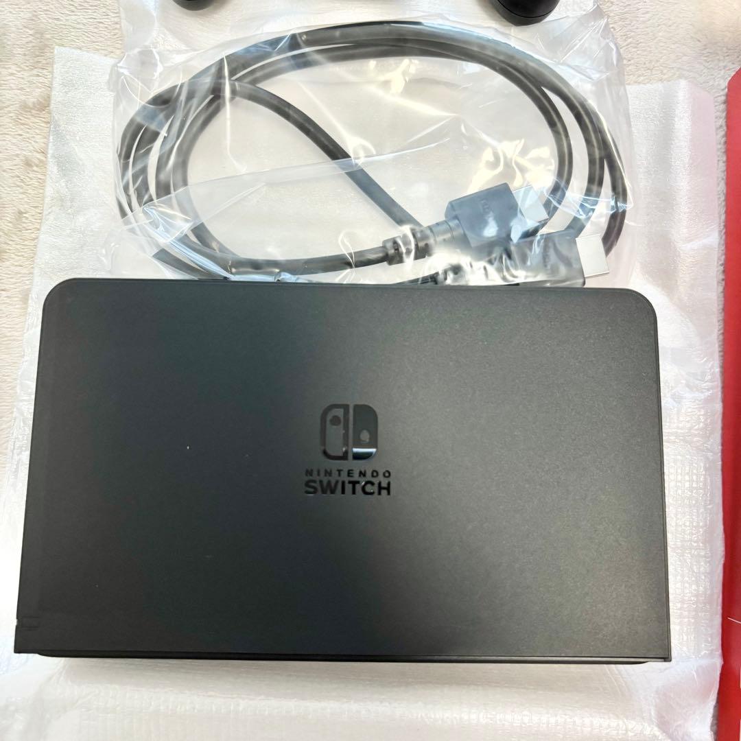 NintendoSwitch 有機ELモデル 収納ケース画面保護フィルム付き