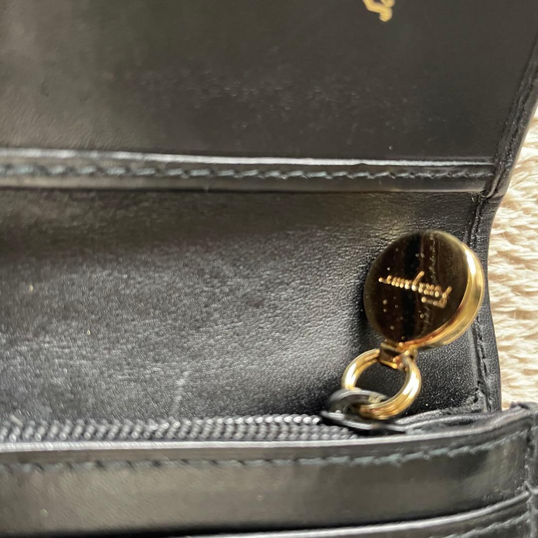 【美品】Salvatore Ferragamo 黒 長財布