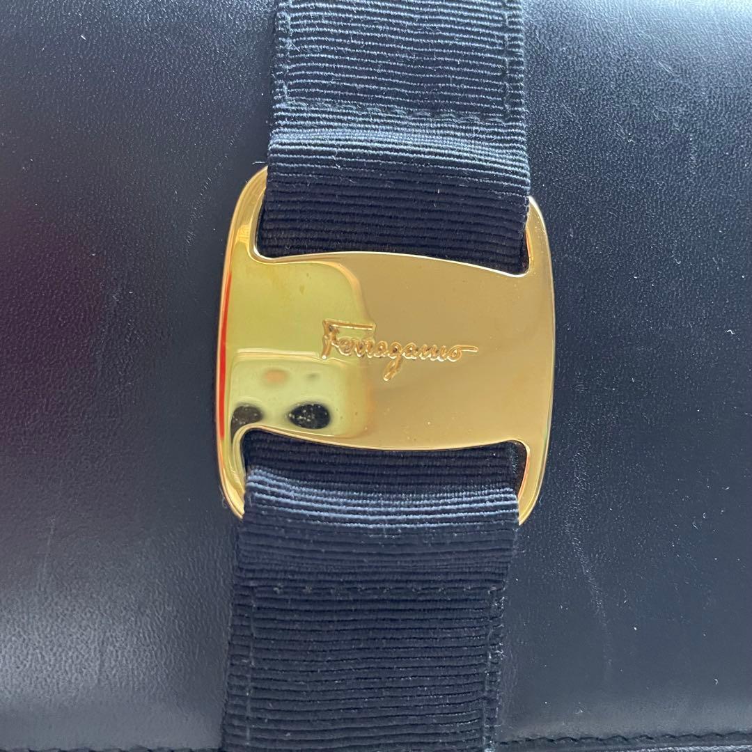 【美品】Salvatore Ferragamo 黒 長財布