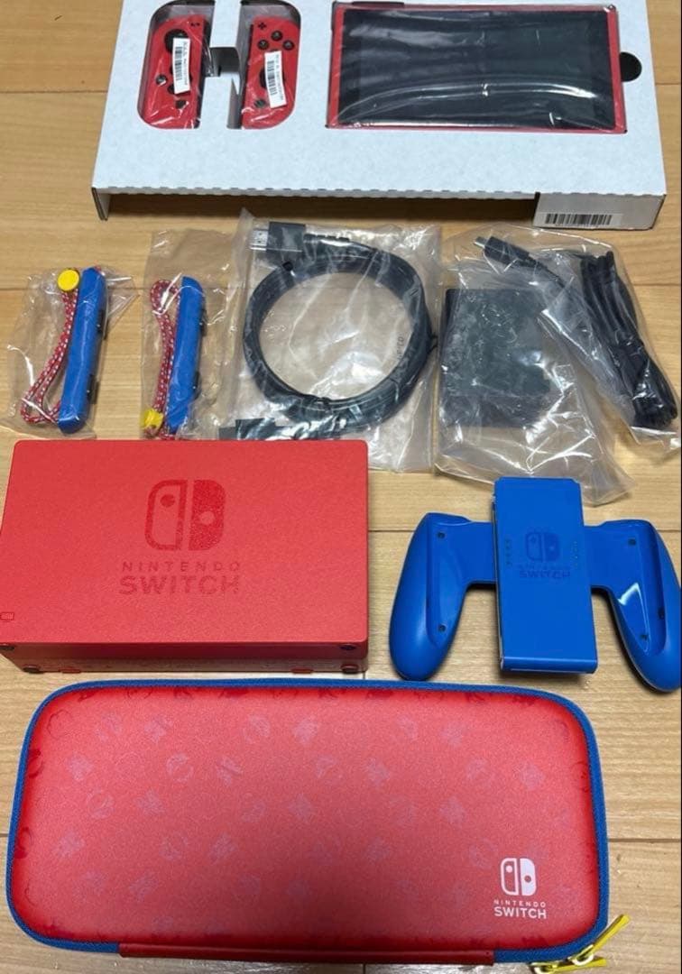 【美品】Nintendo Switch マリオレッド×ブルー
