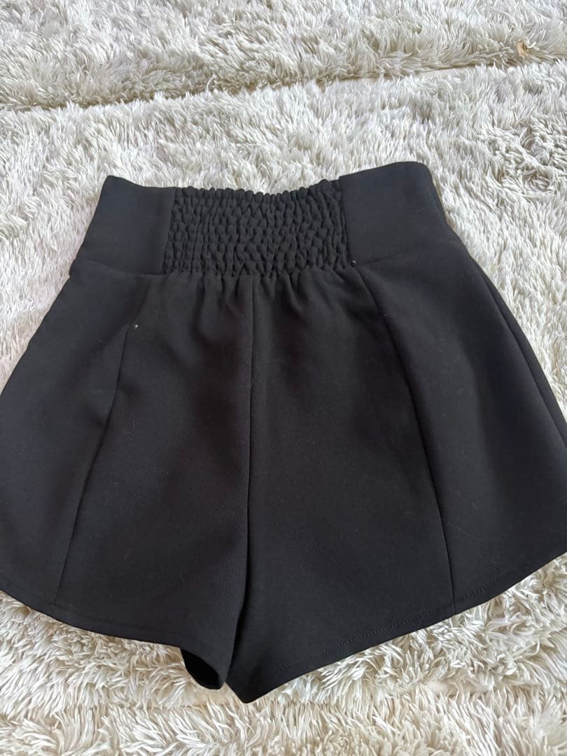 新品未使用　ダーリッチ　美シルエットショートパンツ Free