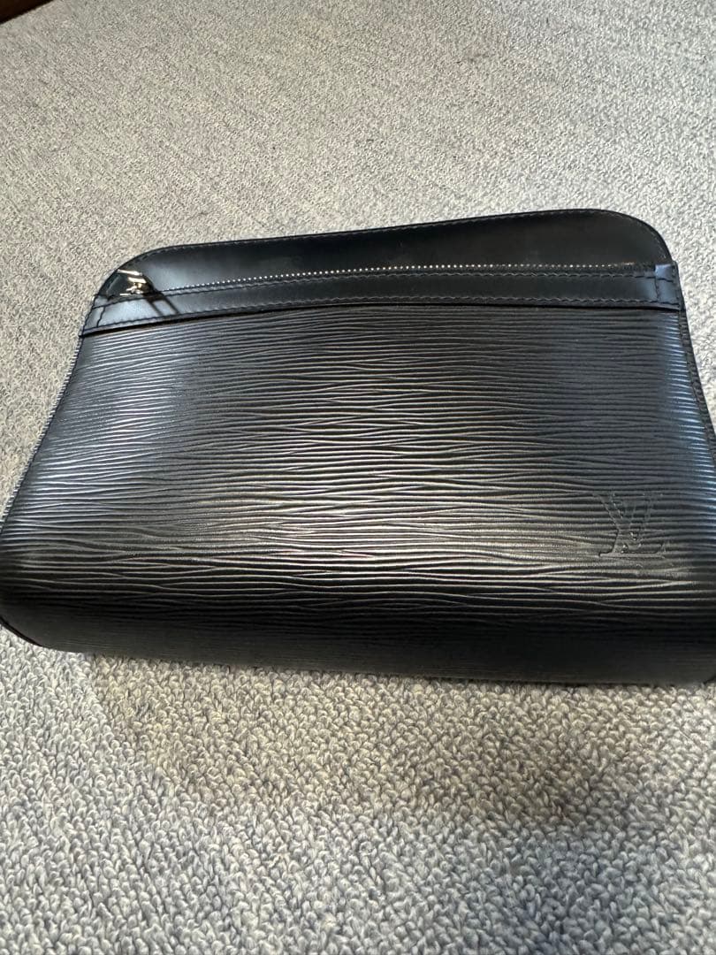 LOUIS VUITTON ルイヴィトン エピ セカンドバッグ ブラック