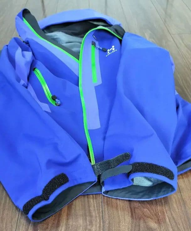 ホグロフス　クーノワールジャケットGORE-TEX