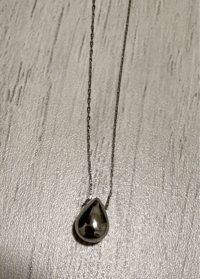 【最終お値下げ　近日中削除予定】pt プラチナ　雫型　ペンダント　40cm