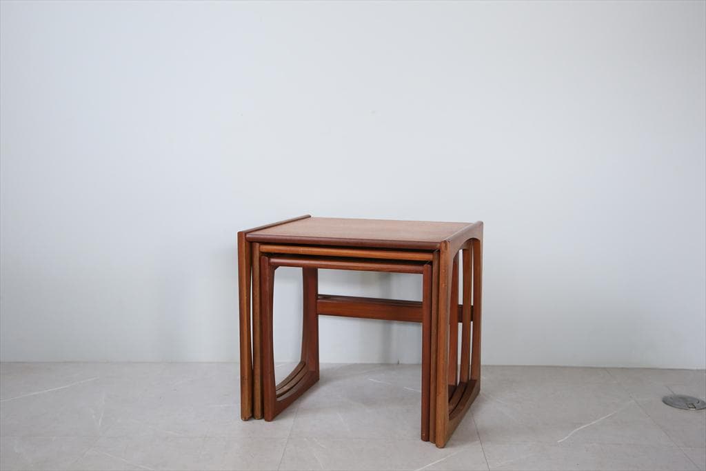 英国アンティークG-PLANジープランネストテーブル3台/収納式机(91-155