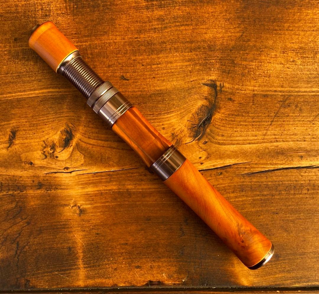 新品未使用　トラウトロッド　スピニング　ウッドグリップ　グラスロッド　渓流釣り