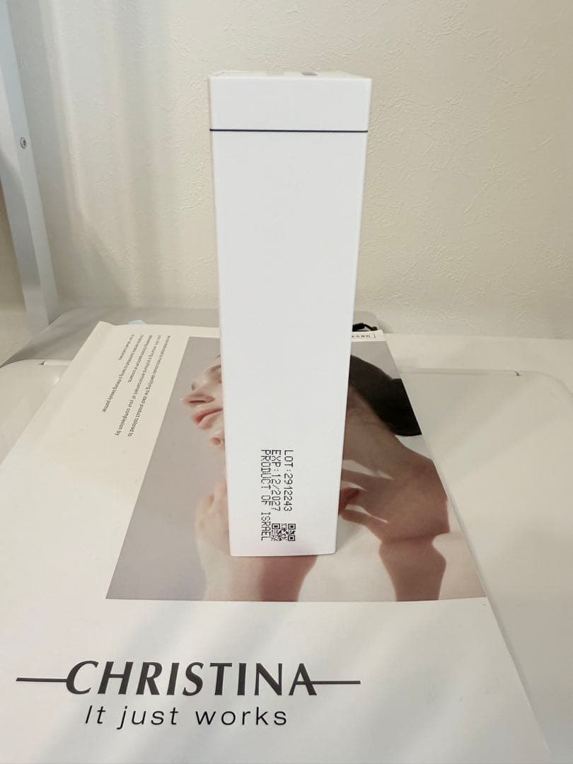 クリスティーナ　NUANCEニュアンス　アイアップブースタークリーム