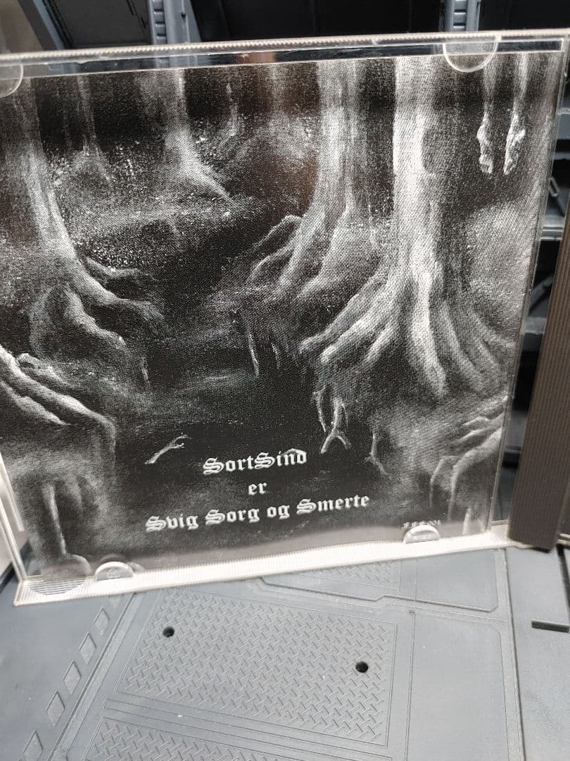 SORTSIND SÅR　ブラックメタル　blackl