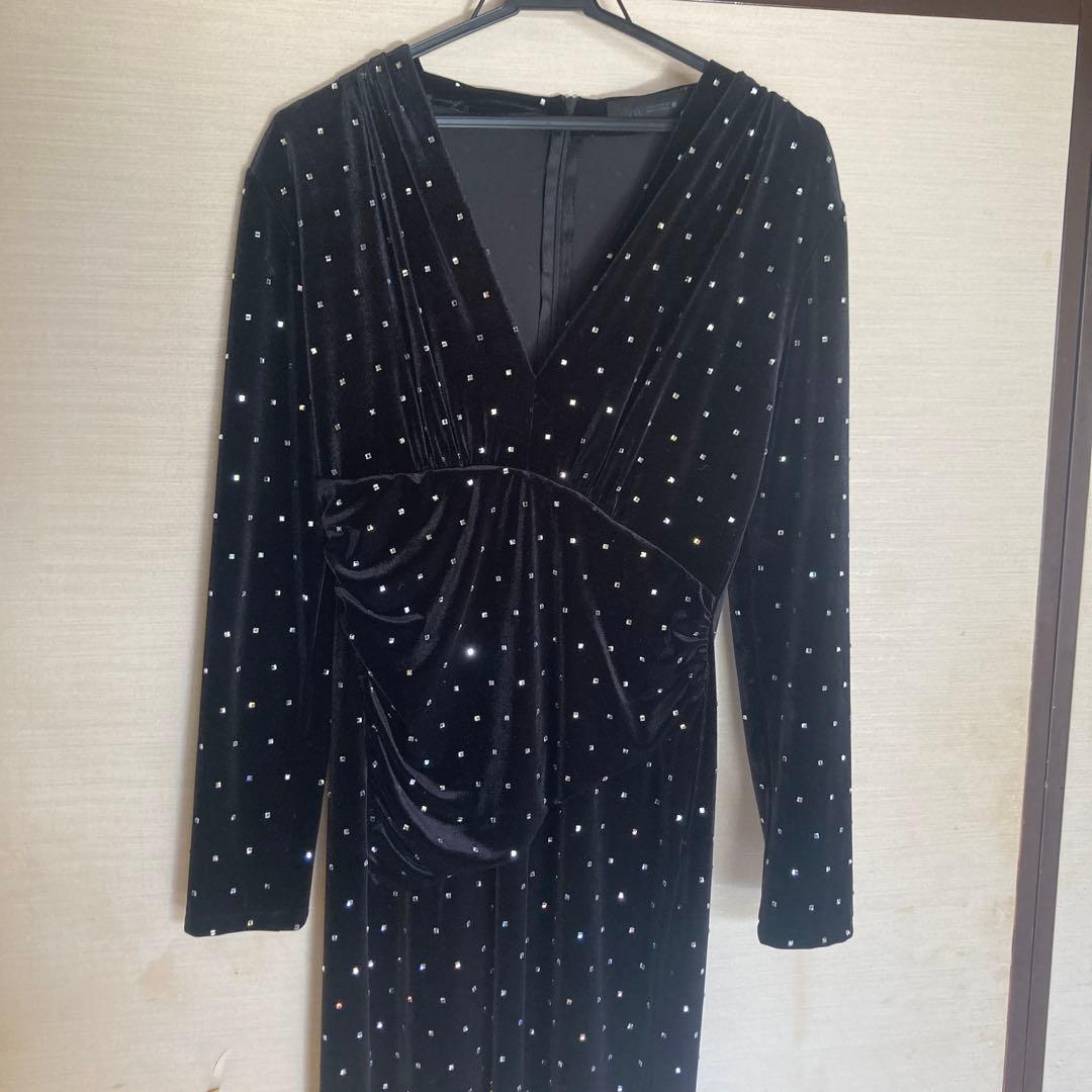 12/24〜1月中旬まで発送不可　VELVET MIDI DRESS ZARA