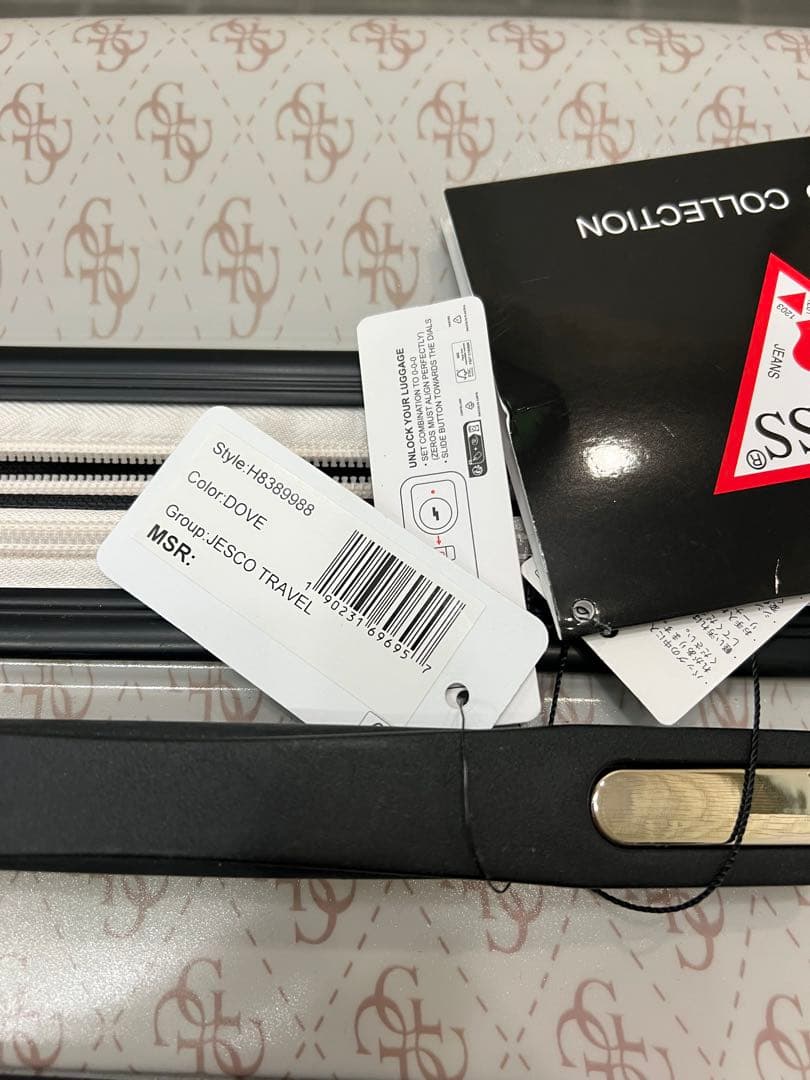 guess スーツケース
