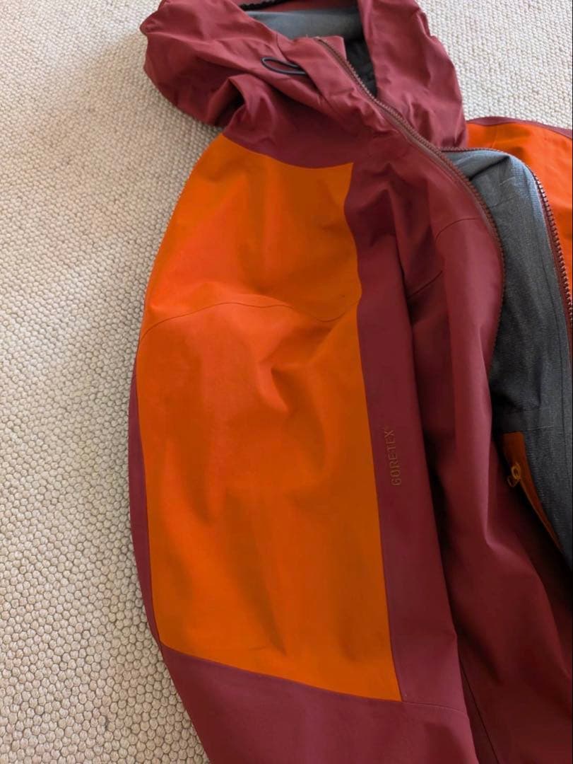 アークテリクスサイドワインダージャケットサイズs廃盤品