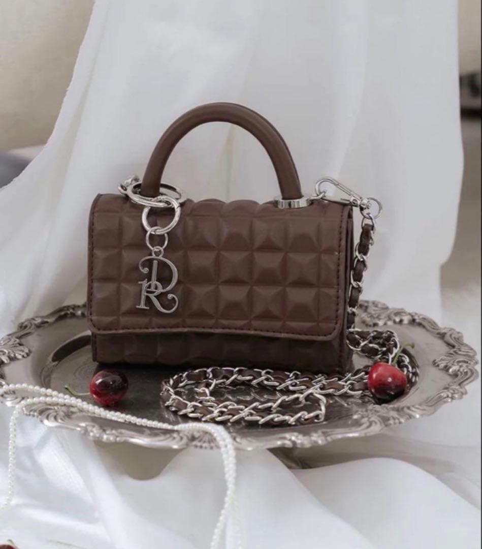 ダーリッチ　DRチャームチョコレートハンドバッグ