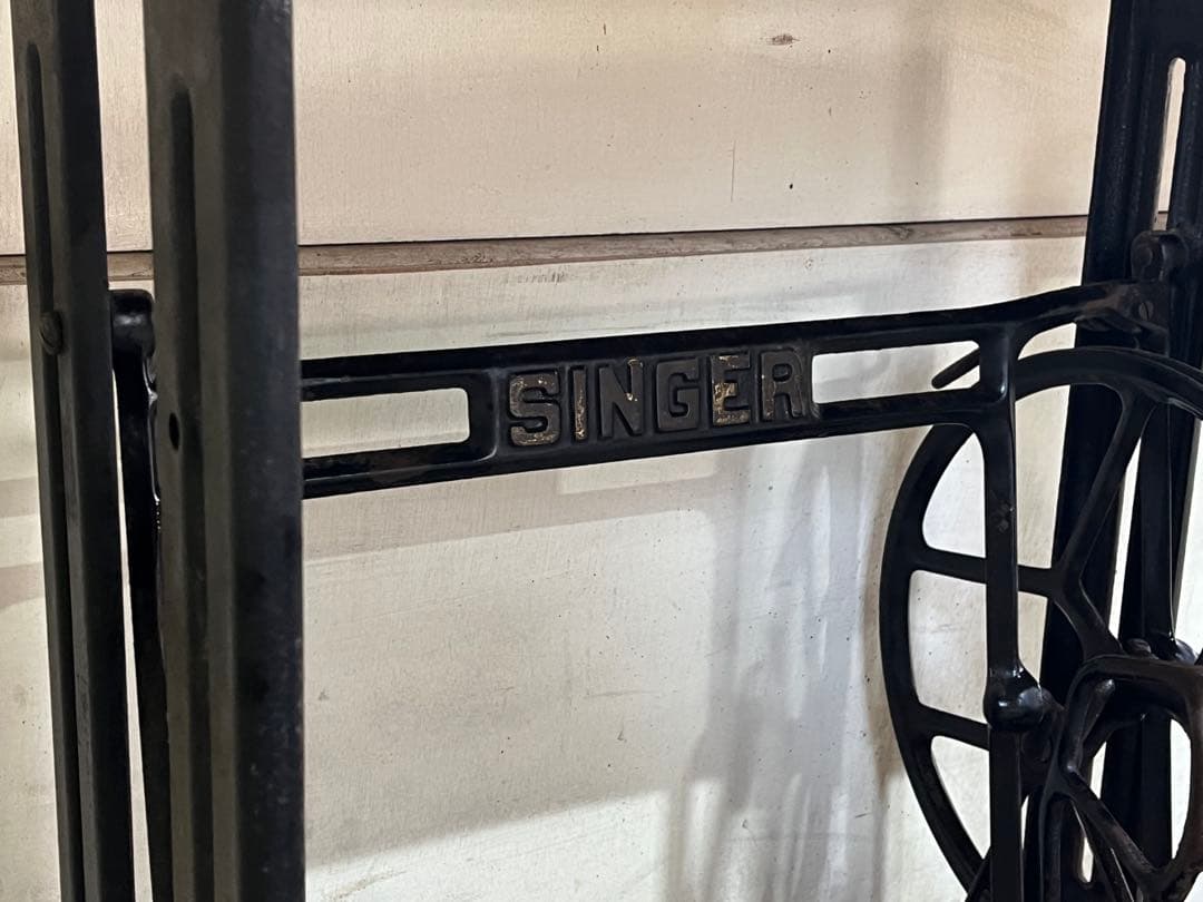 ド*ー様 USA SINGER 鉄脚 古材天板テーブル 作業台 シンガーミシン