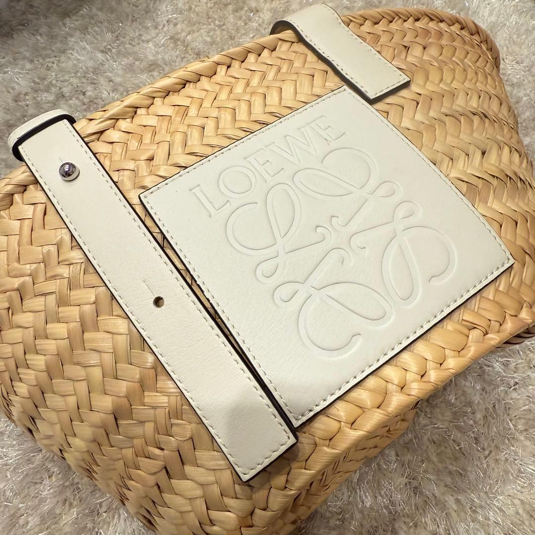 LOEWE カゴバック(白・スモール)