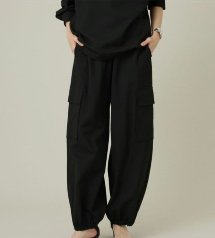 新品未使用タグ付き！Curensology /ストレッチカーゴパンツ