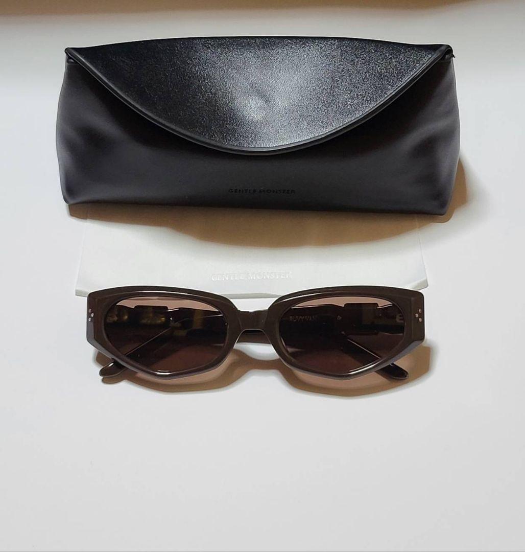 ◆GENTLE MONSTER◆ロゴ付き　サングラス　RUVY VAN　ケース付