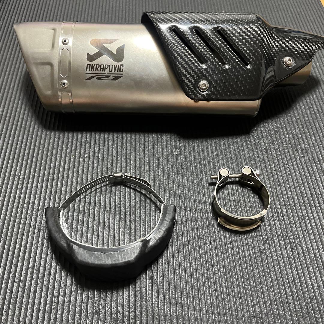 AKRAPOVIC YAMAHAR1マフラー ステンレスカーボンAmazon購入