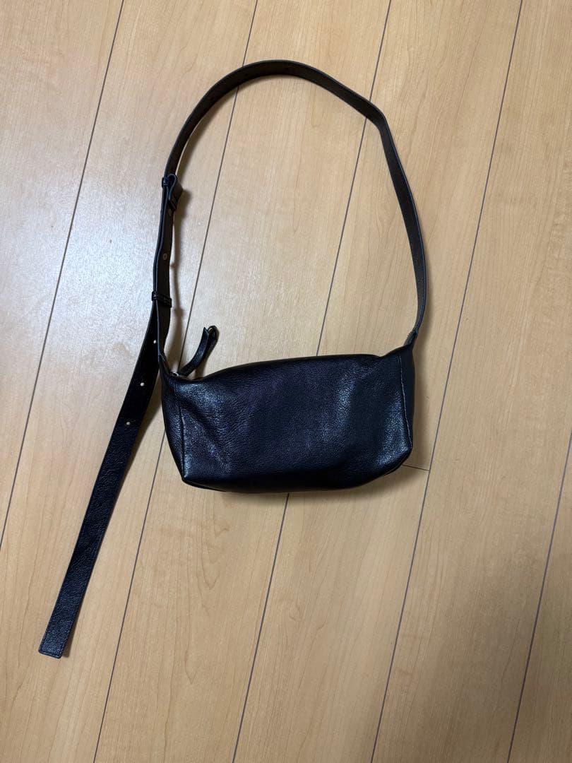 イアパピヨネ ボックスショルダーバッグ