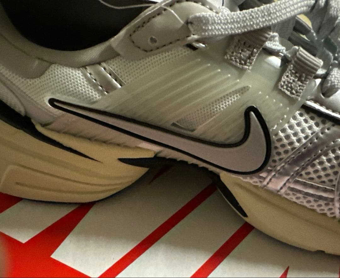 NIKE W V2K RUN シューズ